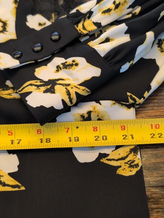 Cleo Black & Yellow Floral Blouse with Lace Sleeve Inset - Size M - Picture 14 of 14